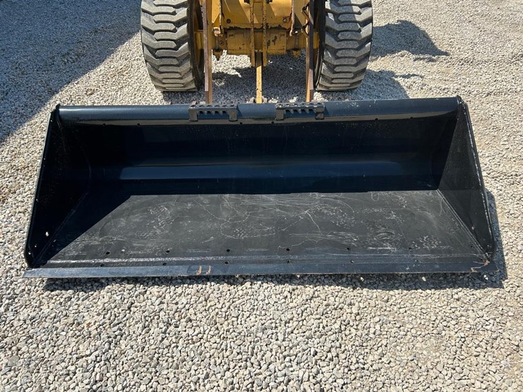 2015-caterpillar-903c-image-9