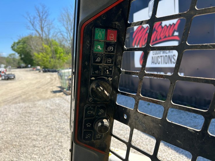2021-bobcat-t62-image-22