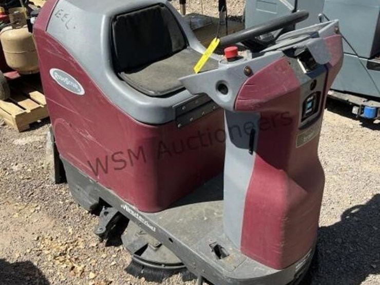 robo-scrub-ride-on-floor-cleaner-image-1