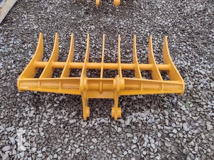 caterpillar-305-image-2