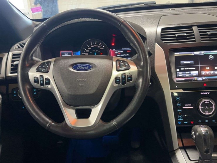 2015-ford-explorer-limited-image-19