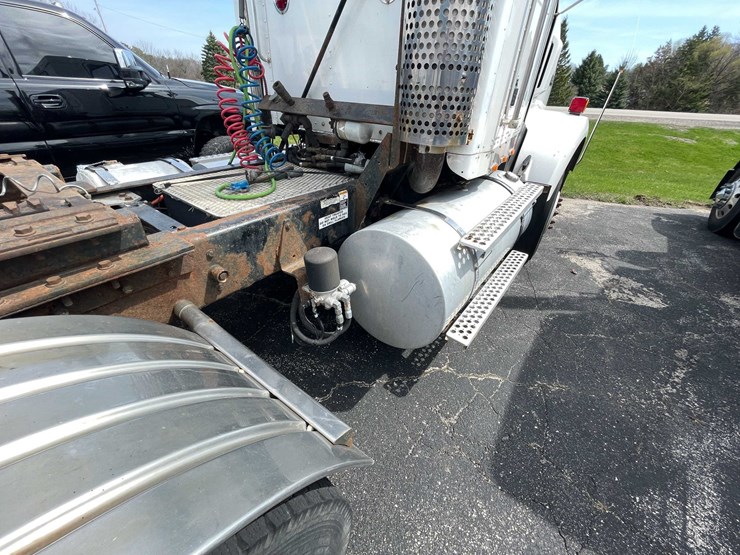 1997-kenworth-t800-image-36