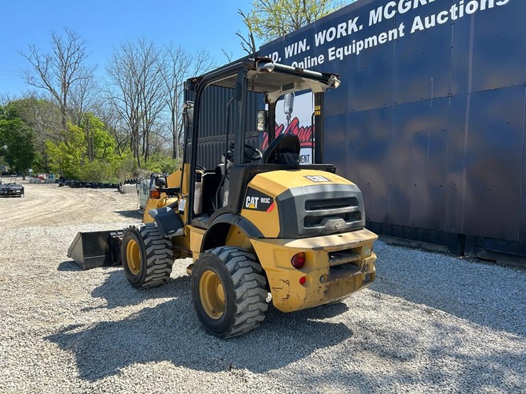 2015-caterpillar-903c-image-2