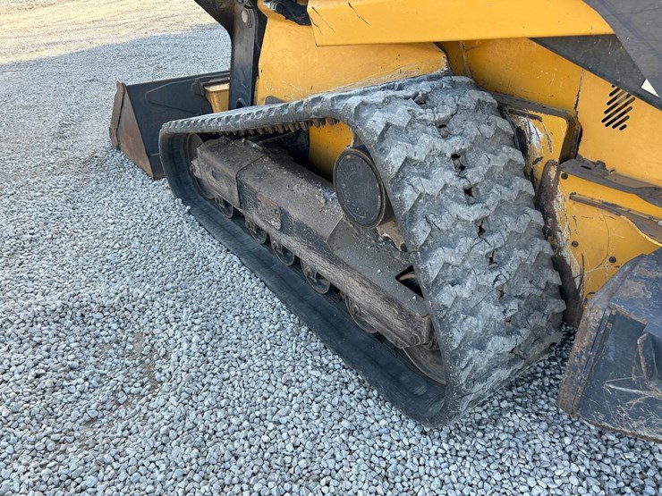 deere-333e-image-16