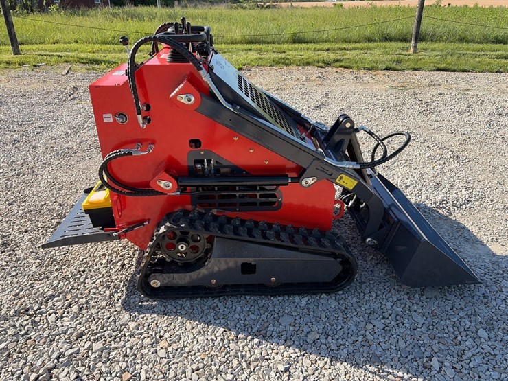 #208-•-unused-2026-zjg-zj-380-mini-skid-steer-loader-image-1