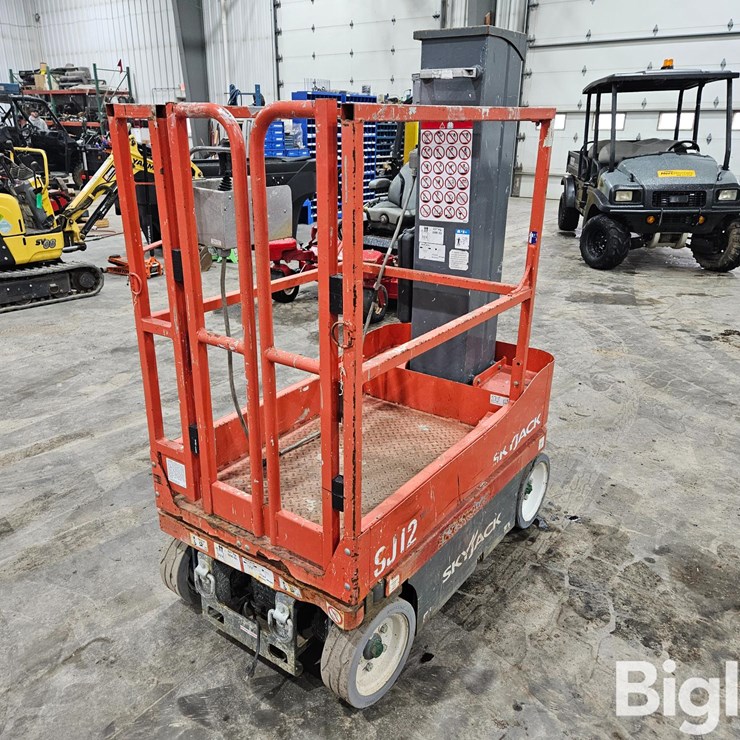 2016 SKYJACK SJ12