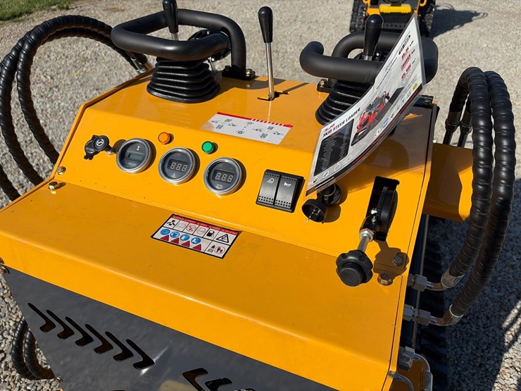 #205-•-unused-2026-zjg-zj-380-mini-skid-steer-loader-image-5