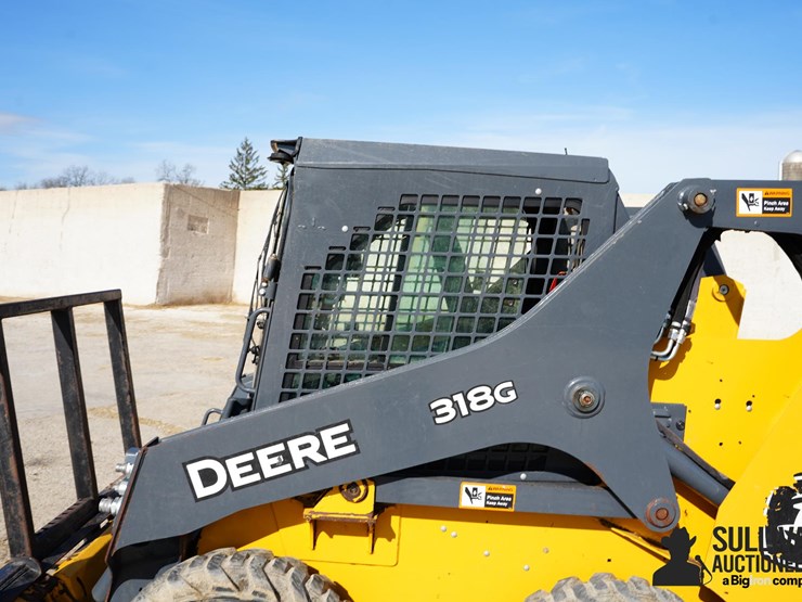 2022-deere-318g-image-10