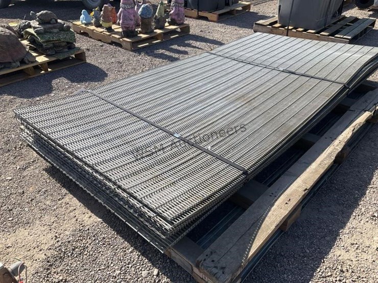 pallet-of-4ft-x-8-1/2ft-tread-deck-image-2