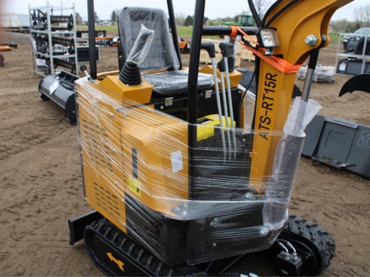 #8074-•-rt15r-mini-excavator-image-3