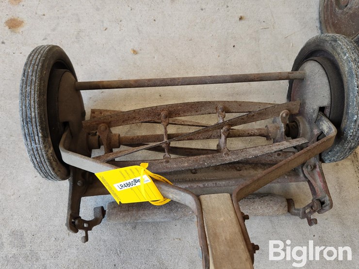 manual-push-mowers-image-17