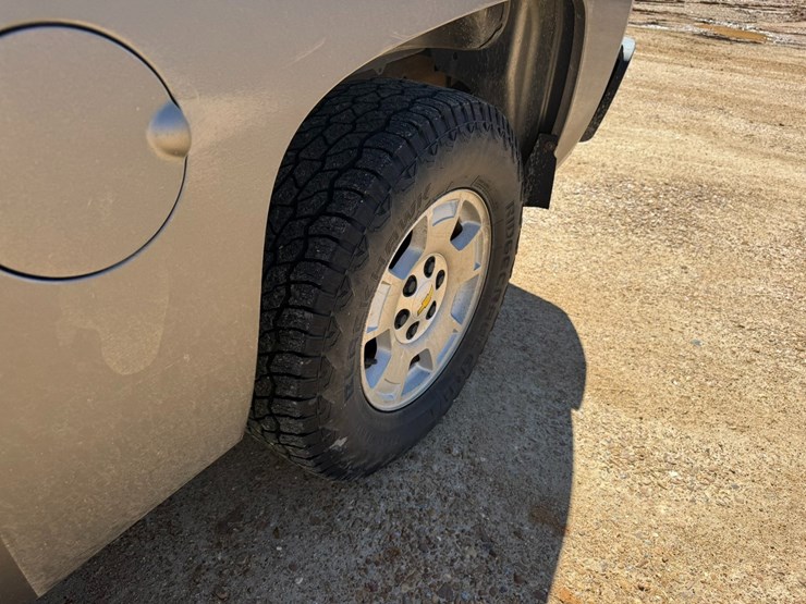 2013-chevrolet-1500-image-15