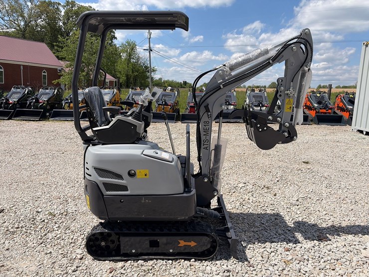 #162-•-unused-2026-ats-me18-mini-excavator-image-3