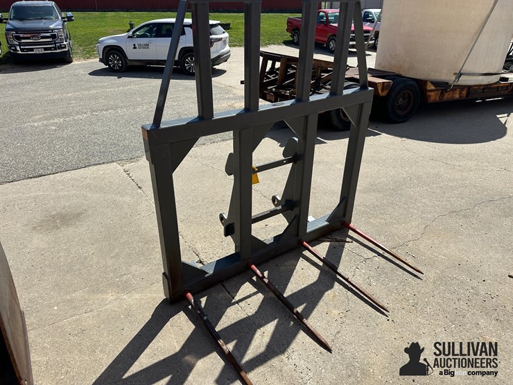 2022-berlon-bscwl-bale-fork-wheel-loader-attachment-image-3