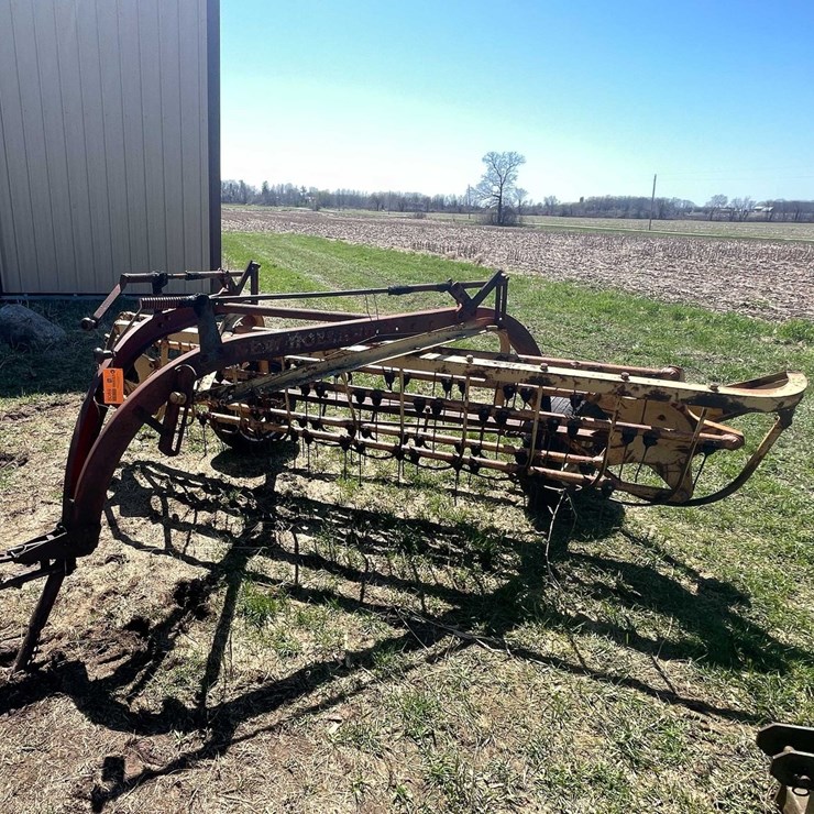 #6089 • New Holland Hay Rake (Omro, WI)