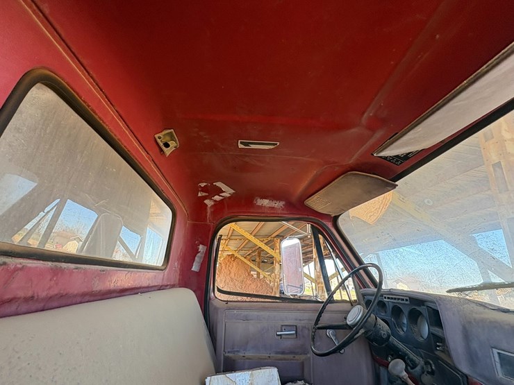 #42070-•-1984-cheverolet-c7-t/a-water-truck-vin:-1gbj7d1b3ev103757-image-38
