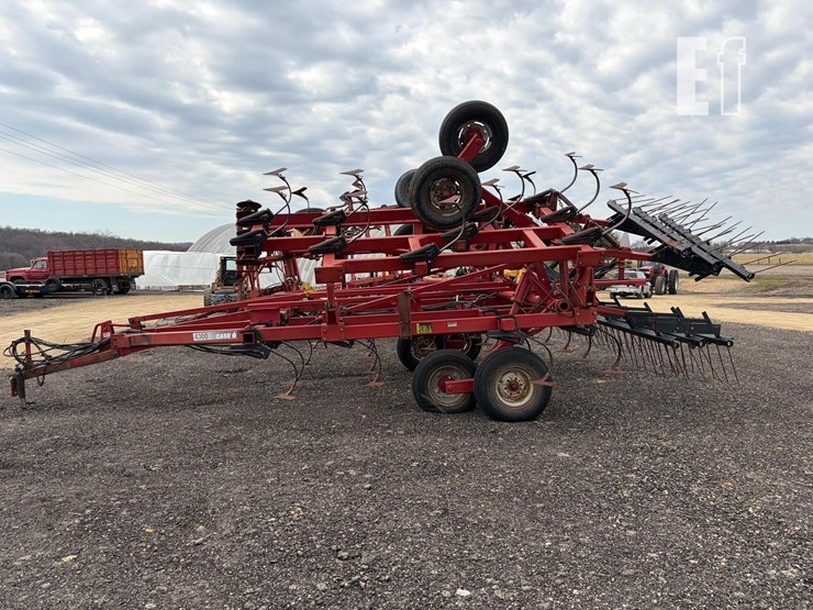 case-ih-4300-image-2