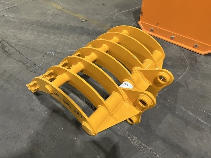 2026-caterpillar-305-image-2