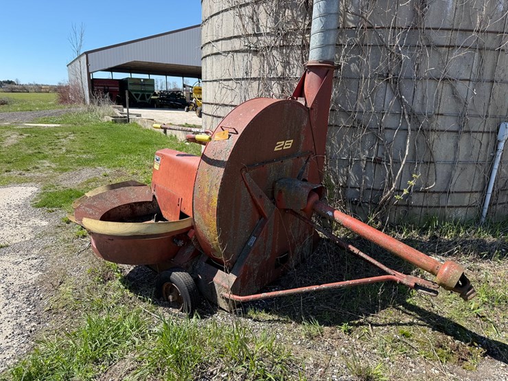 new-holland-28-image-1