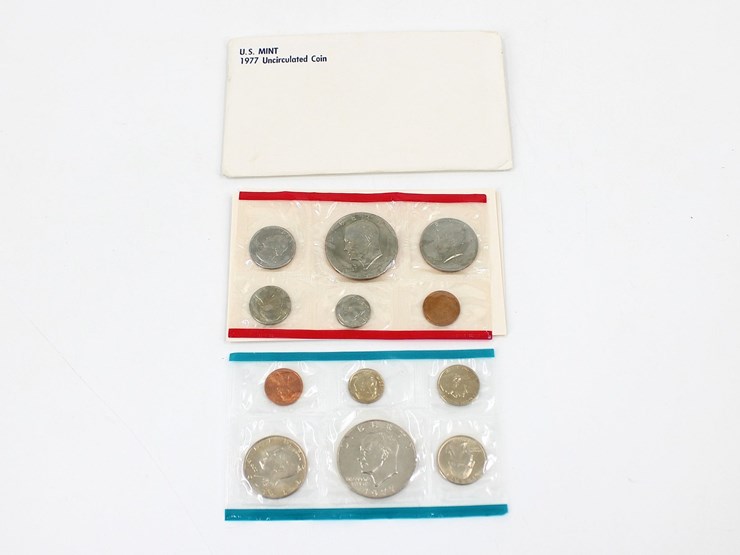 #32919-•-currency-|-misc-us-mint-coin-sets-from-the-70's-and-80's-image-7