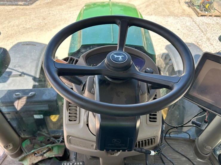 2018-john-deere-6215r-image-24