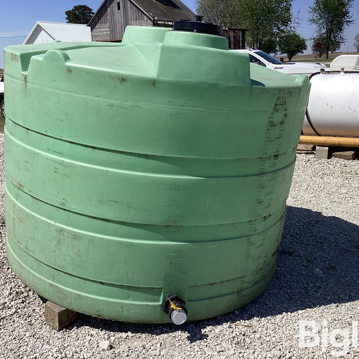 1500 Gal Poly Water Tank