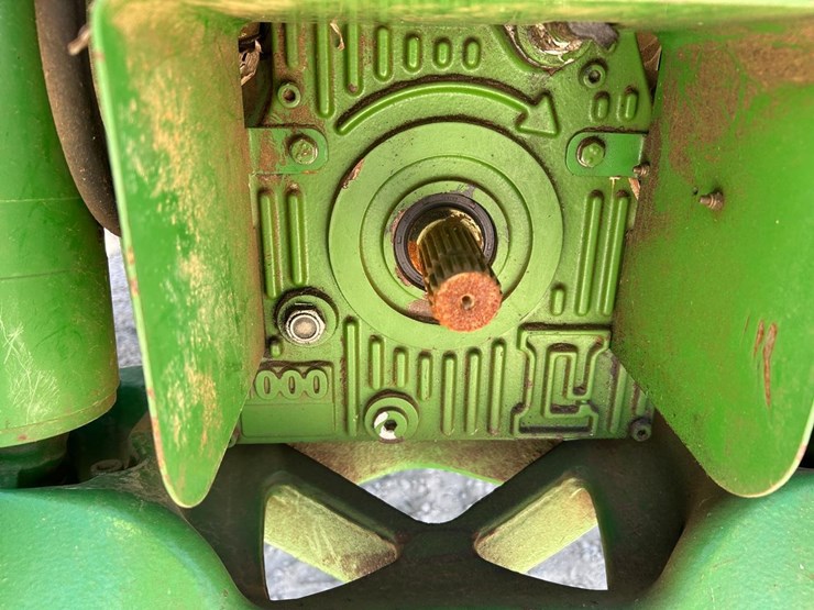 2018-john-deere-6215r-image-12