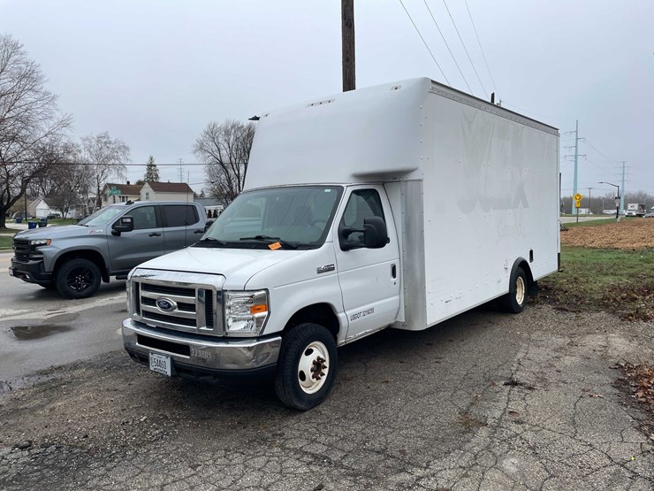 2016-ford-e450-image-1