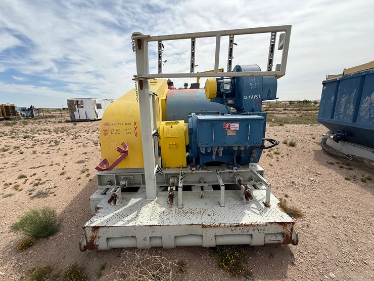 continental-emsco-fb-1600-5k-wp-triplex-mud-pump-w/-ac-electric-motor-&-mixing-tank-skidded-image-2