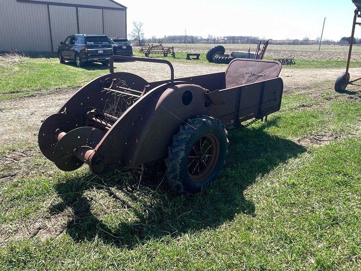 john-deere-h-image-5