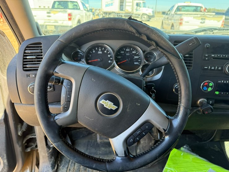 2013-chevrolet-1500-image-39