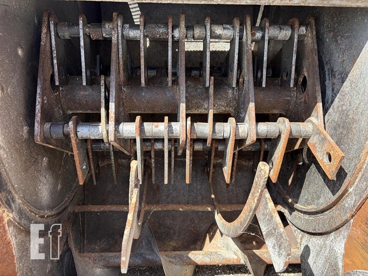 new-holland-358-image-7