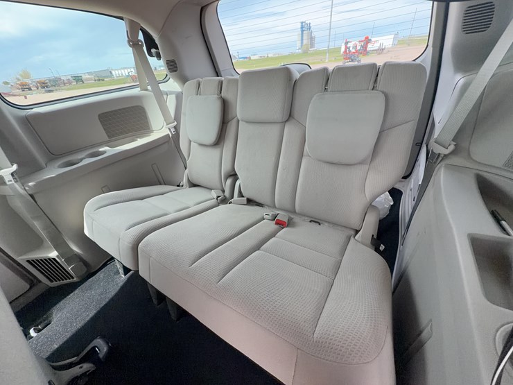 2015-dodge-grand-caravan-image-20