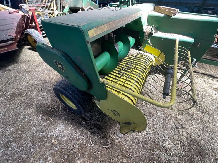 john-deere-336-image-14
