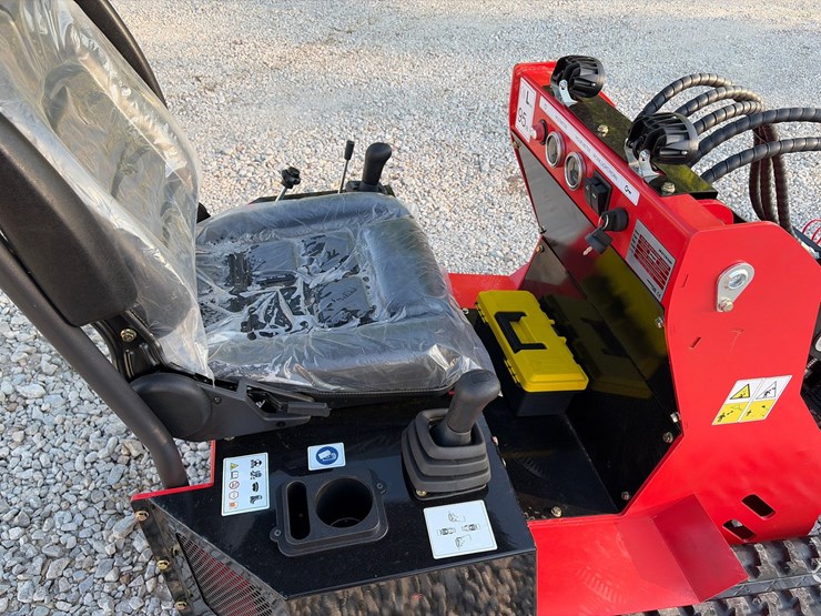 #222-•-unused-2026-ssl580-ride-on-skid-steer-loader-image-5