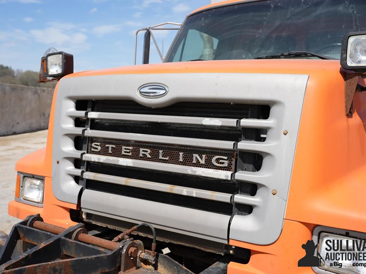 2001-sterling-l9511-image-11