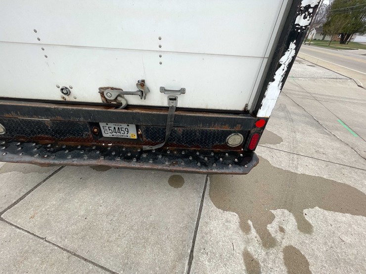 2017-ford-e450-image-32