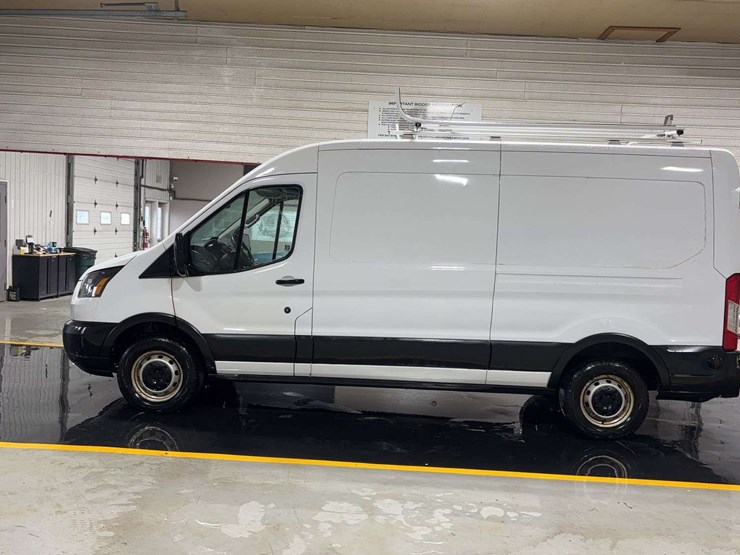 2019-ford-transit-image-2