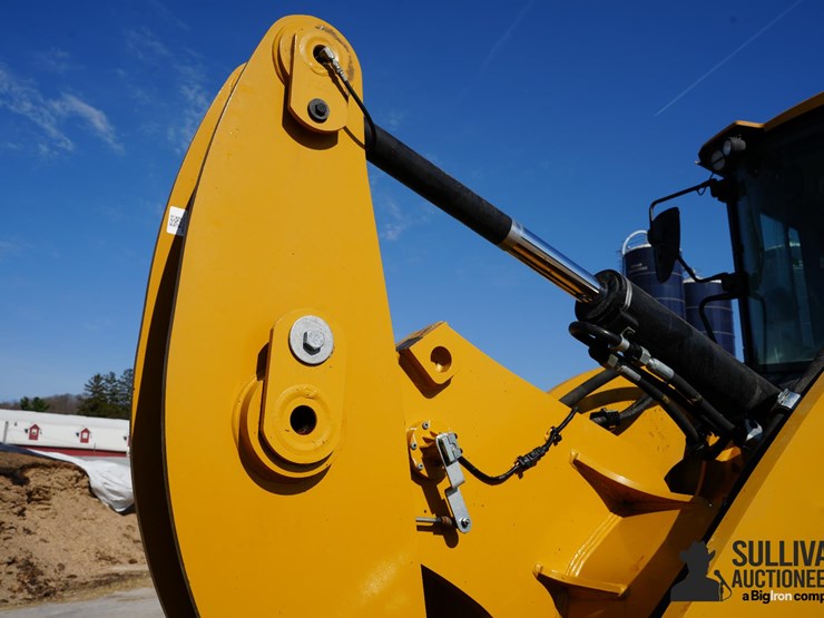 2022-caterpillar-926m-image-14