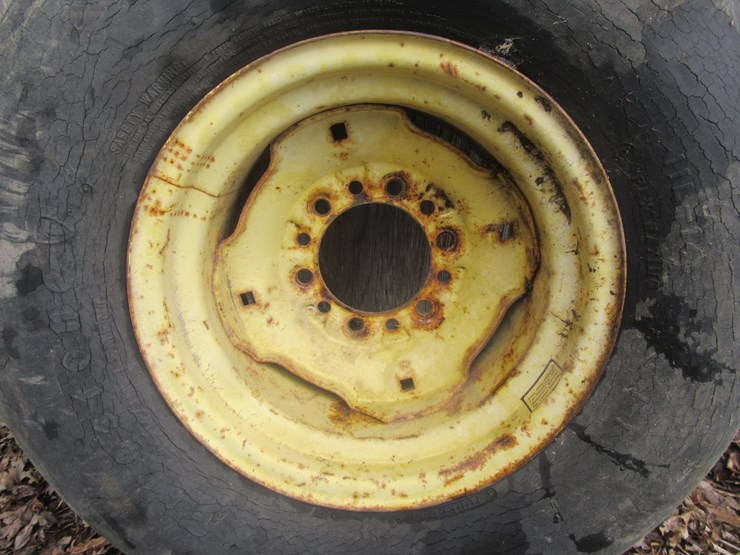 #9589-•-11l14-tire-and-rim-image-2