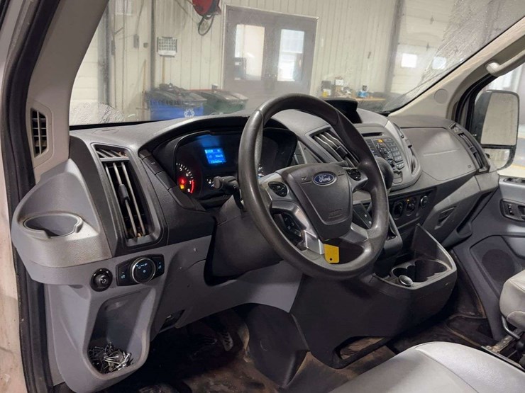 2019-ford-transit-image-14
