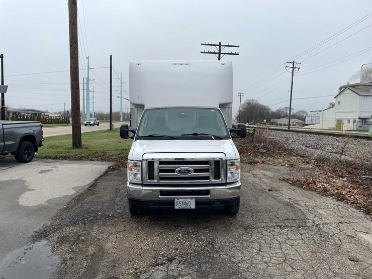 2016-ford-e450-image-2