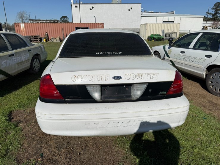 #42085-•-2010-ford-crown-victoria-sedan-vin:-2fabp7bv6ax138575-image-7
