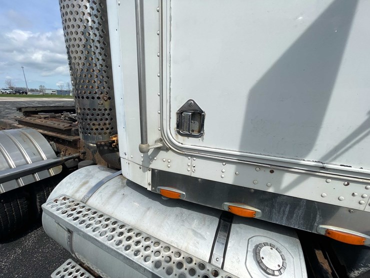 1997-kenworth-t800-image-42