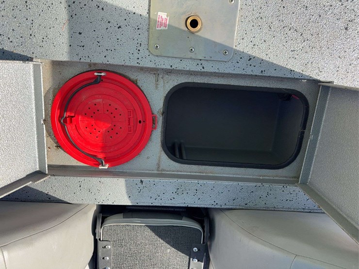 2020-express-fishing-boat-w/-yamaha-175-and-back-track-trailer-and-a-garmin-fish-finder-image-22