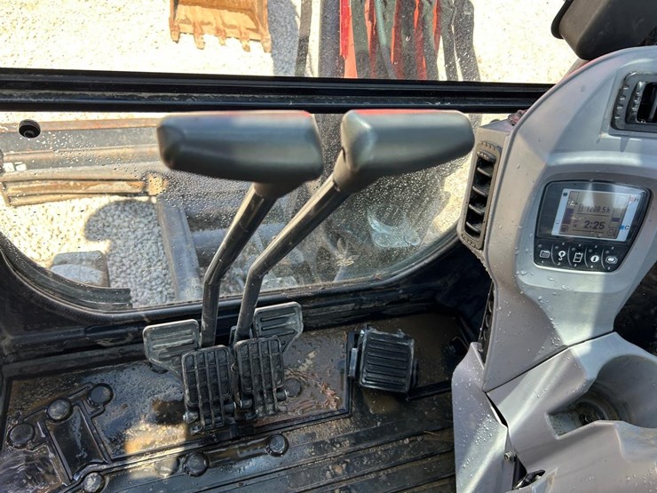 2021-kubota-kx040-4-image-20