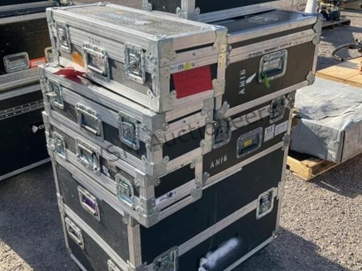 pallet-of-asst-equipment-transport-cases-image-2