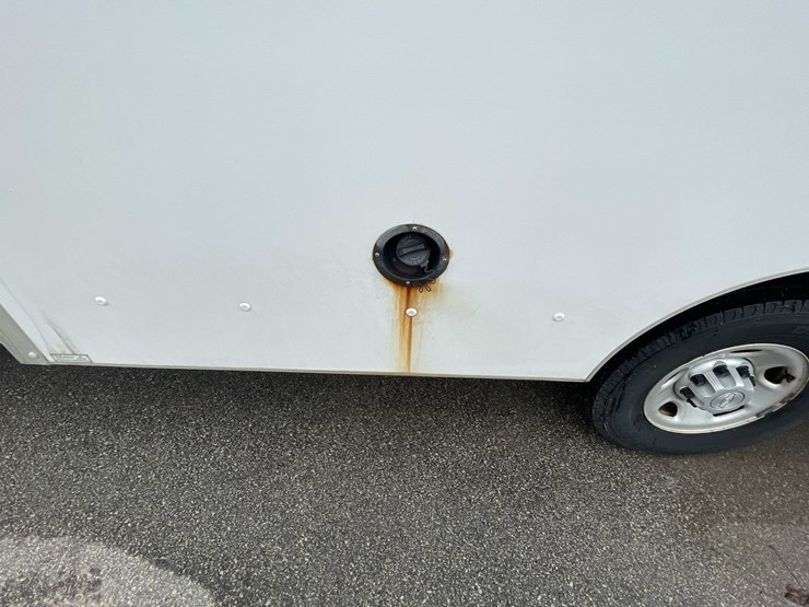 2016-chevrolet-3500-image-19