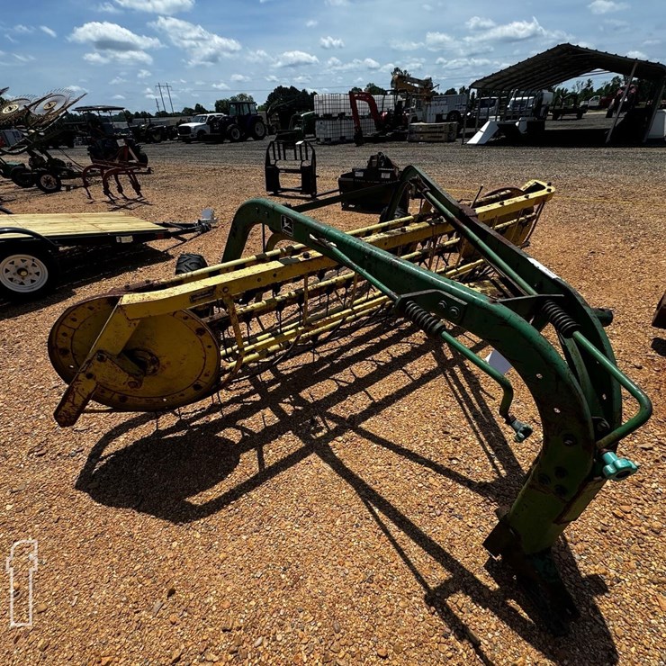 JOHN DEERE 660