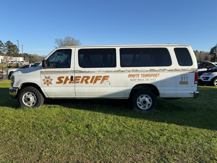 2014-ford-e350-image-5